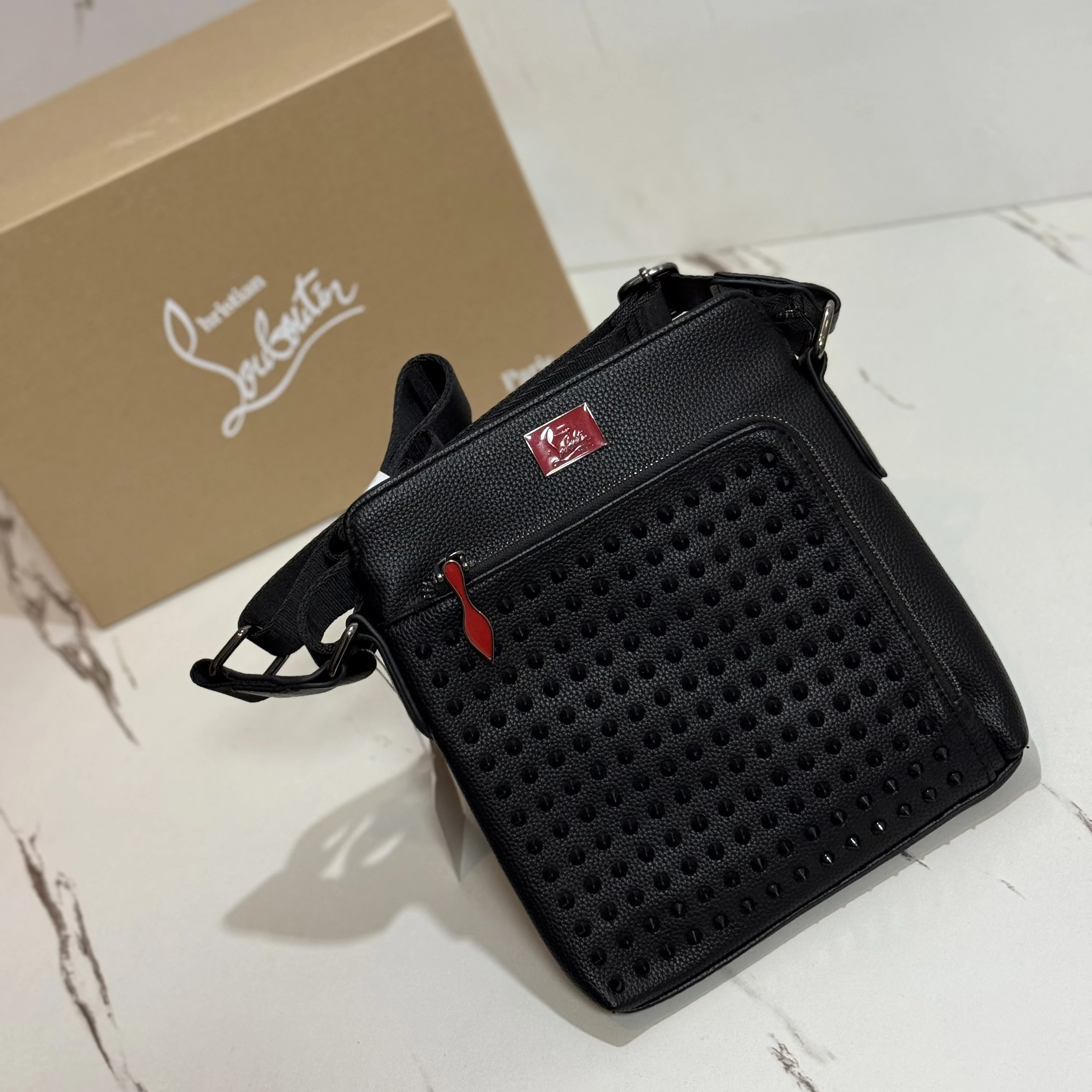 Sacoche louboutin luxury