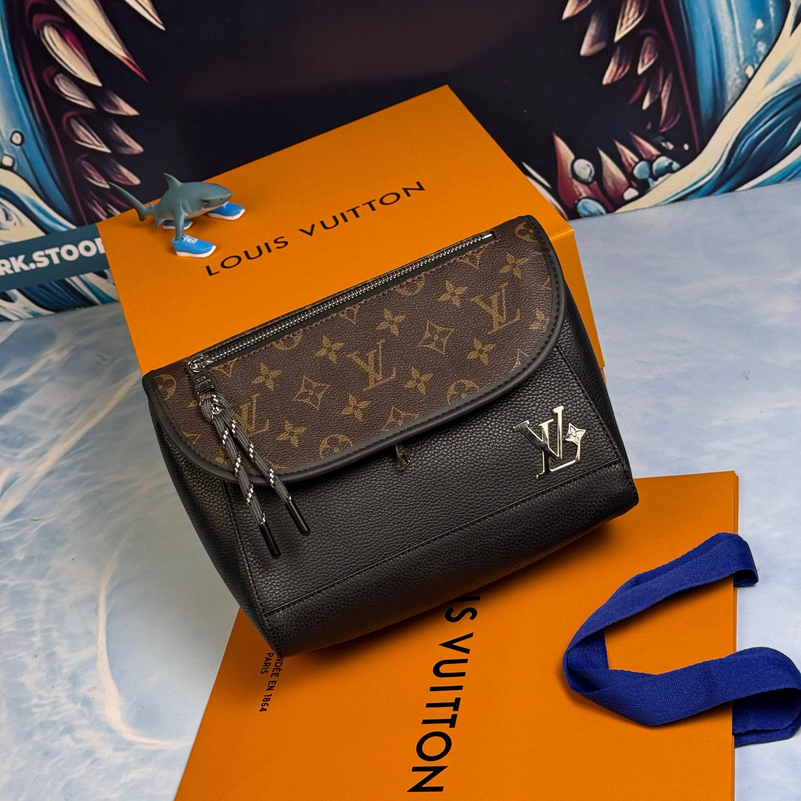 Louis Vuitton Sac Pulse Messenger classic