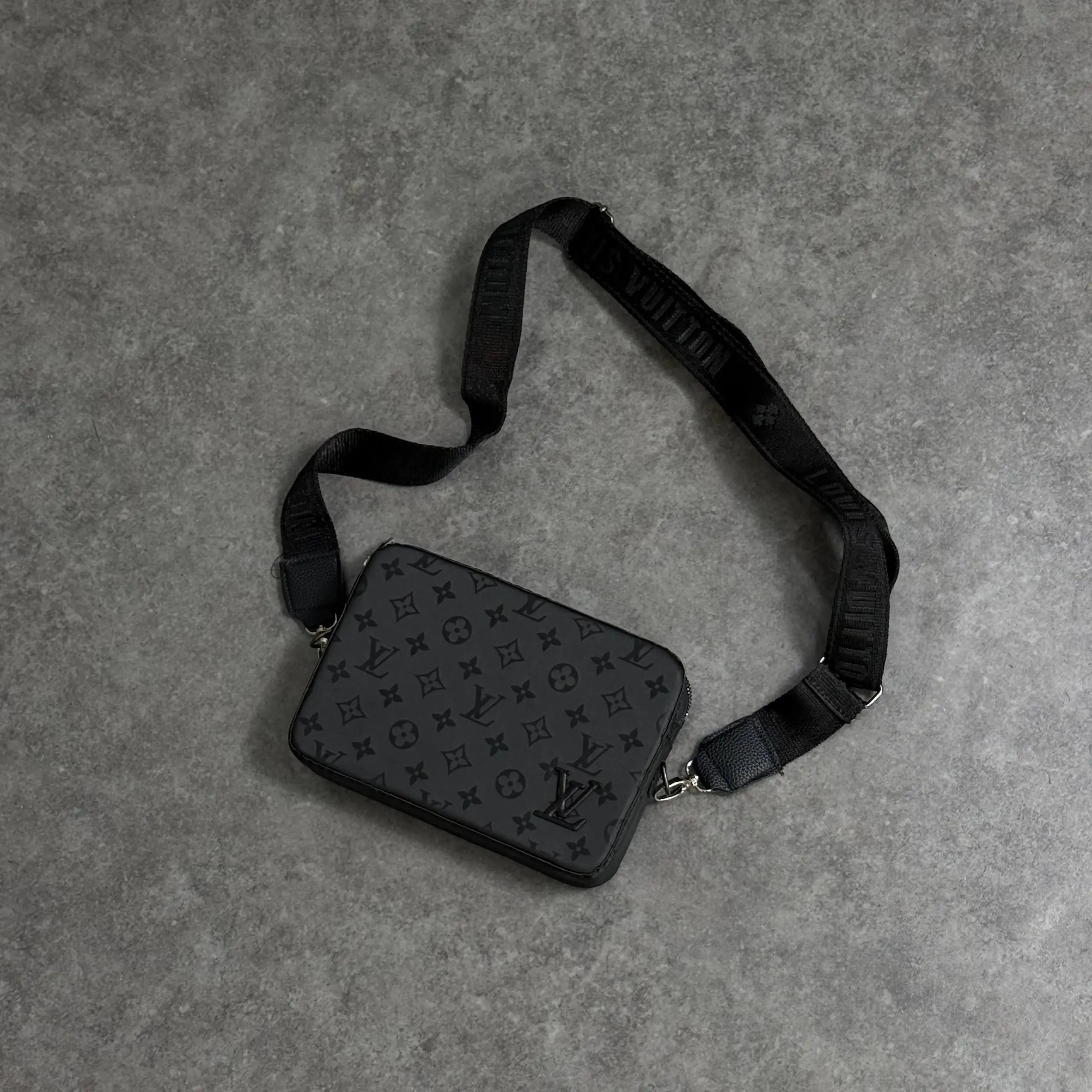 Sacoche louis Vuitton glacée neww