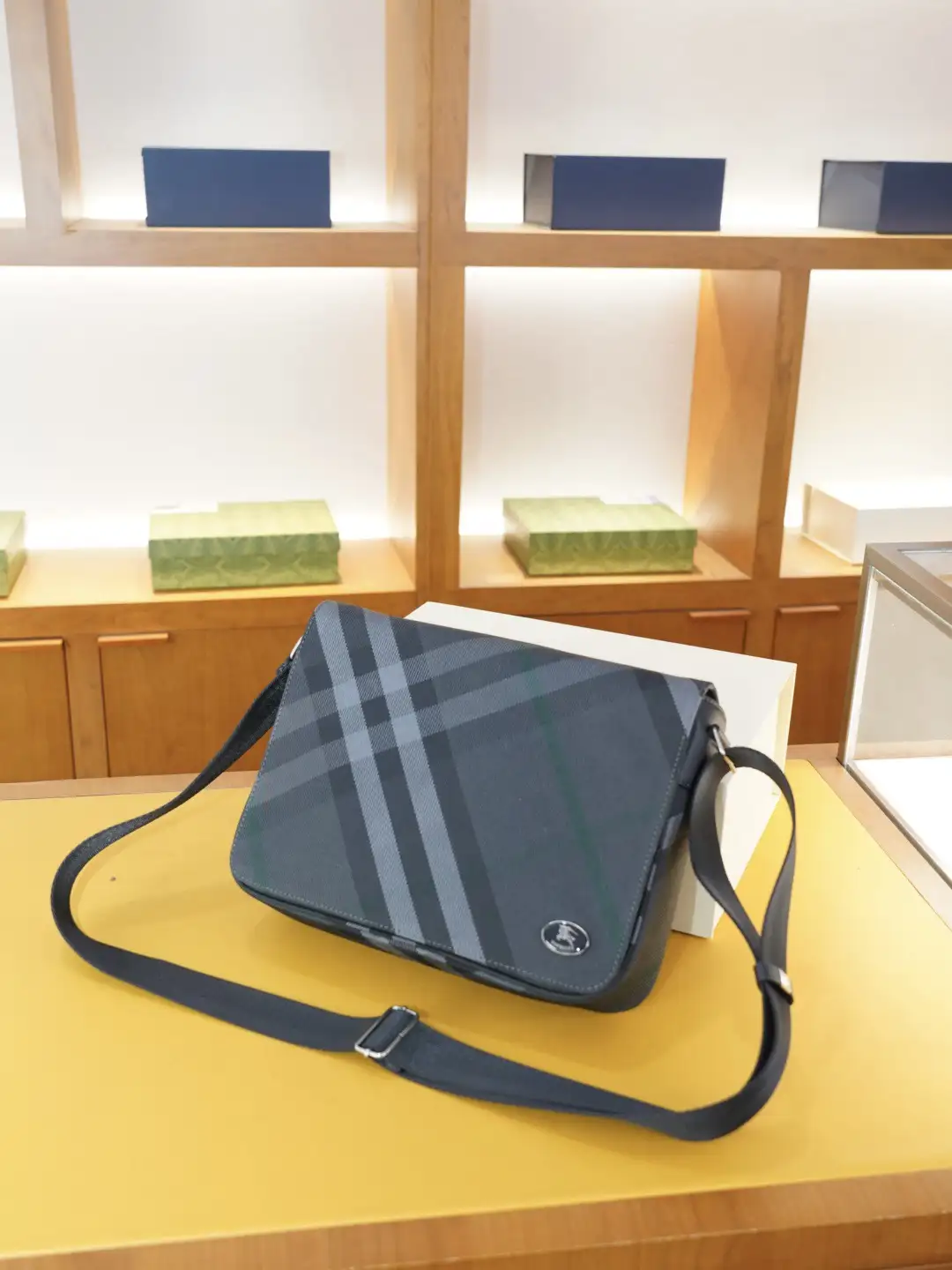 Sacoche burberry facture luxury
