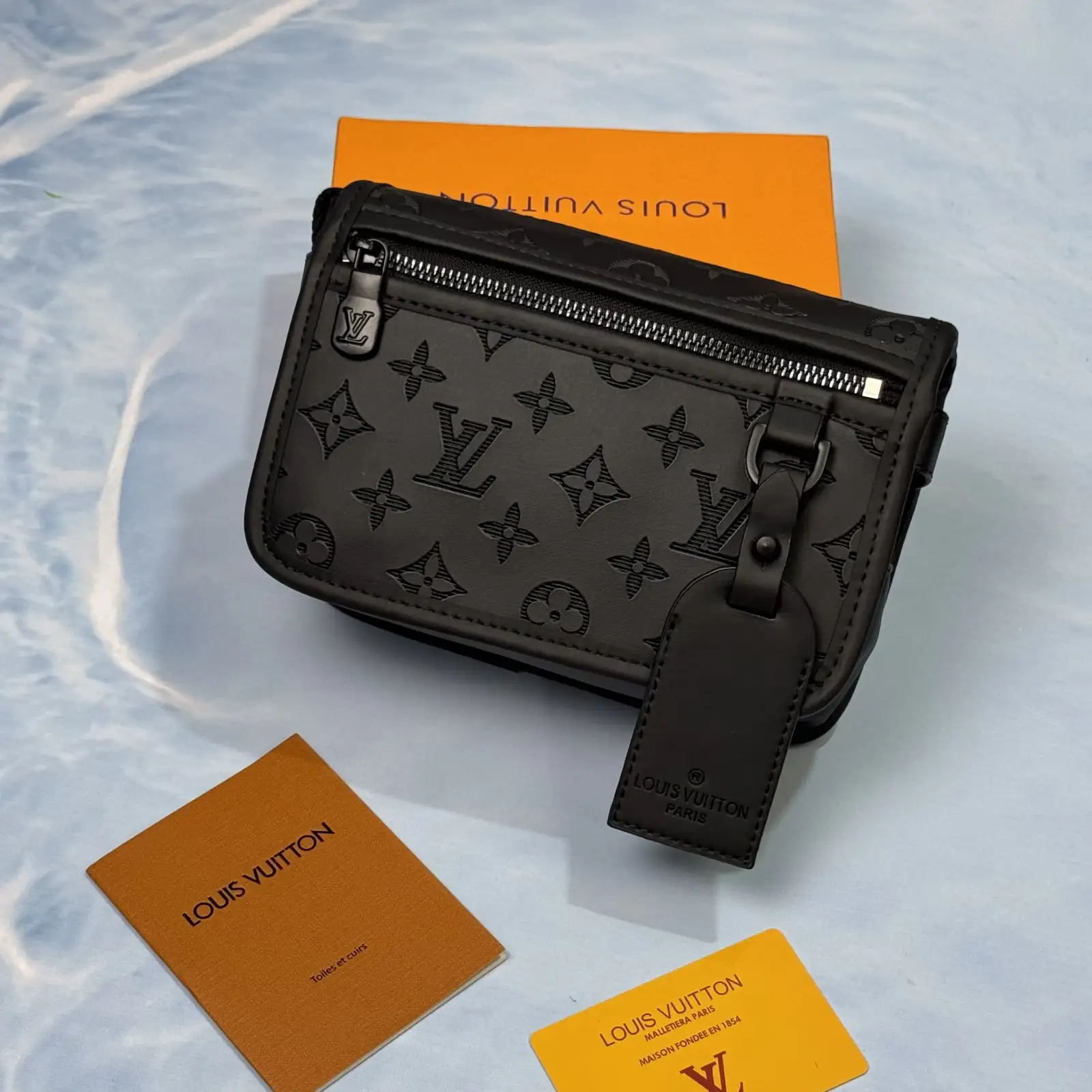 Bosphore Wearable black monogramme gravée